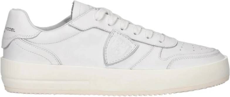 Philippe Model Witte platte schoenen Urban Sneaker Minimalistisch ontwerp White