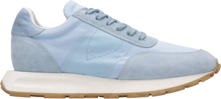 Philippe Model Lichtblauwe Sneakers met Rubberen Zool