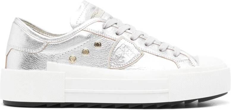 Philippe Model Metallic Leren Sneakers Gehamerd Textuur Gray Dames