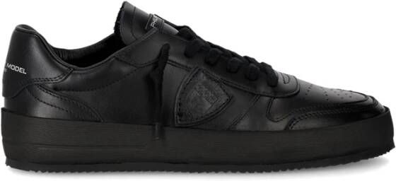 Philippe Model Zwarte leren sneakers met geperforeerde neus Black Heren