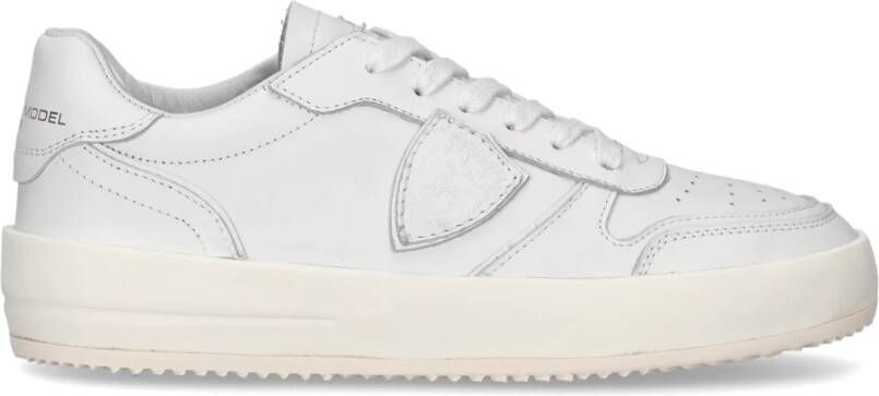 Philippe Model Witte platte schoenen Urban Sneaker Minimalistisch ontwerp White