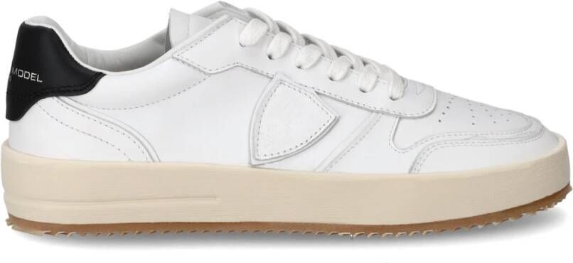 Philippe Model Witte Sneakers met Geperforeerde Tip en Logo White