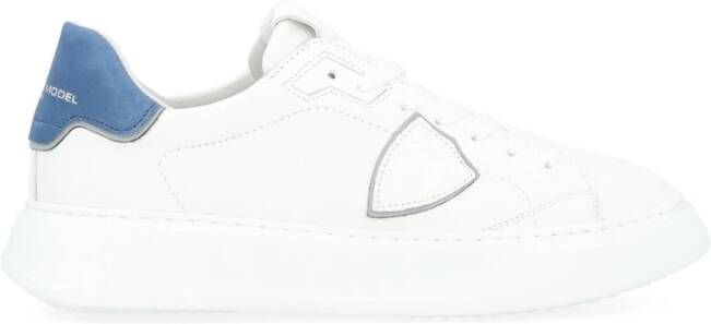 Philippe Model Witte en Blauwe Leren Sneaker met Oversized Rubberen Zool White Heren