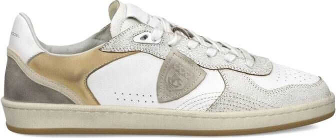 Philippe Model Witte Leren Sneakers met Gouden Details