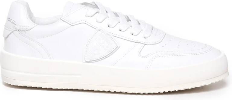Philippe Model Witte platte schoenen Urban Sneaker Minimalistisch ontwerp White