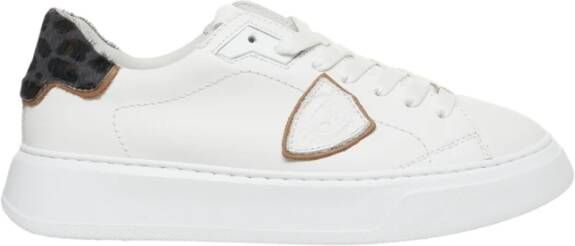 Philippe Model Witte Leren Sneakers met Ponyhaar Detail
