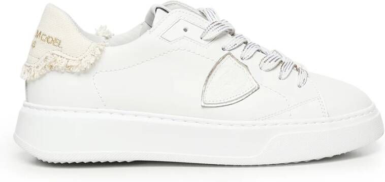 Philippe Model Witte Leren Sneakers met Zilveren Details