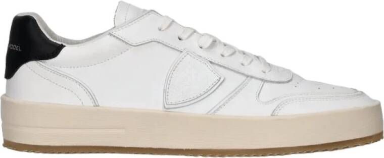 Philippe Model Witte Sneakers met Geperforeerde Tip en Logo White