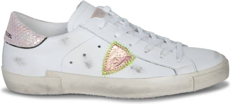 Philippe Model Witte Sneakers met Roze en Zilveren Borduursel