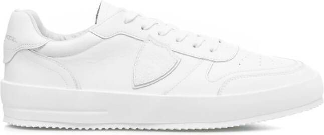 Philippe Model Witte platte schoenen Urban Sneaker Minimalistisch ontwerp White