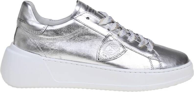 Philippe Model Zilveren Gelamineerde Leren Sneakers Gray Dames
