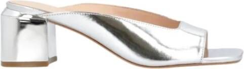 Pinko Gelamineerde Flip Flop Sandalen met Zilveren Hak Gray Dames