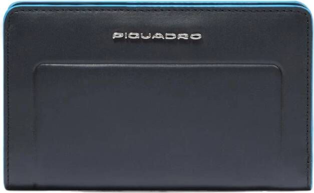 Piquadro Women s bifold wallet in leather with coin pocket credit card slots and Rfid protection