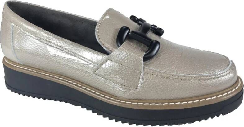 Pitillos Tijdloze dames loafers voor moderne stijl Beige Dames