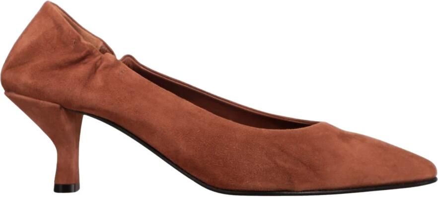 Pomme D'or Suède pumps met geplooide hak