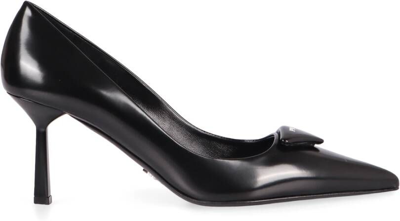 Prada Kalfsleren Pumps met Puntige Neus