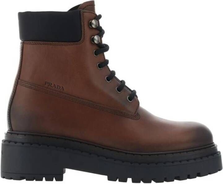 Prada Leren enkellaarsjes met vetersluiting en rubberen zool