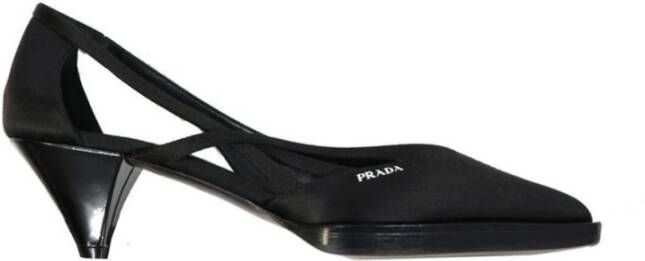Prada Luxe Cut-Out Satin Pumps met puntige neus