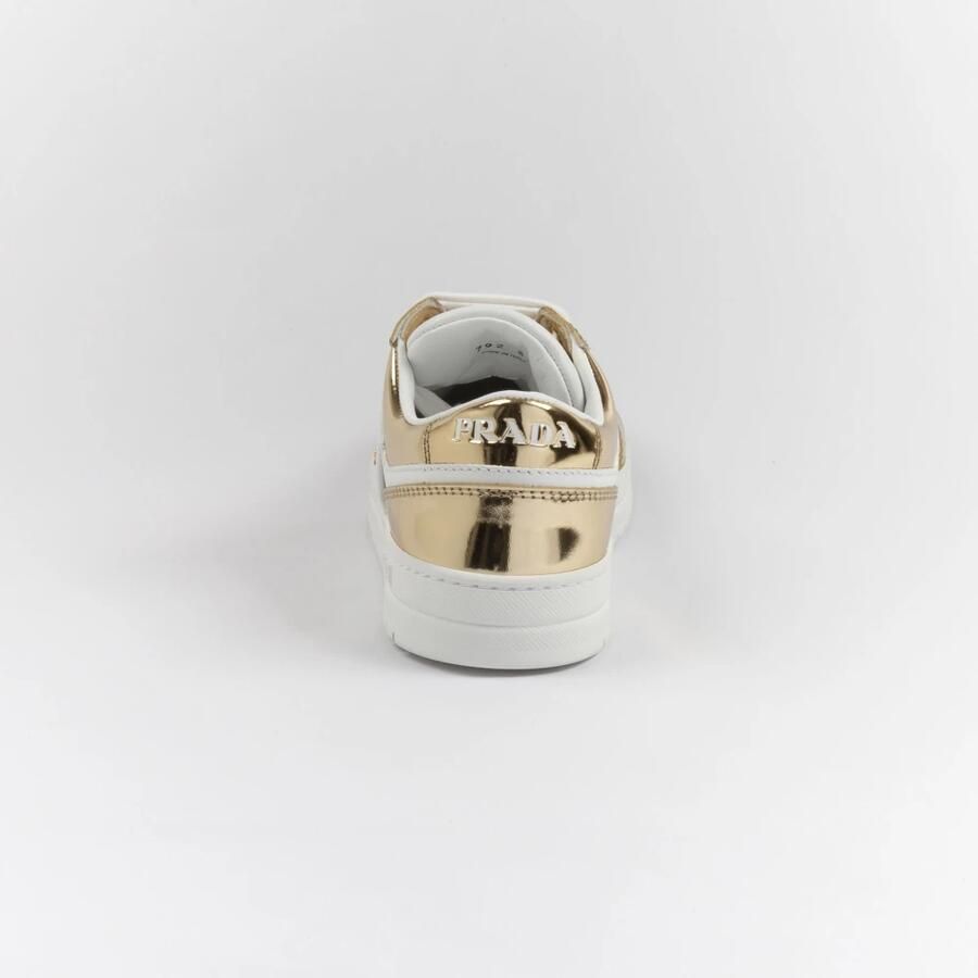 Prada Downtown Leather Sneakers - Foto 3