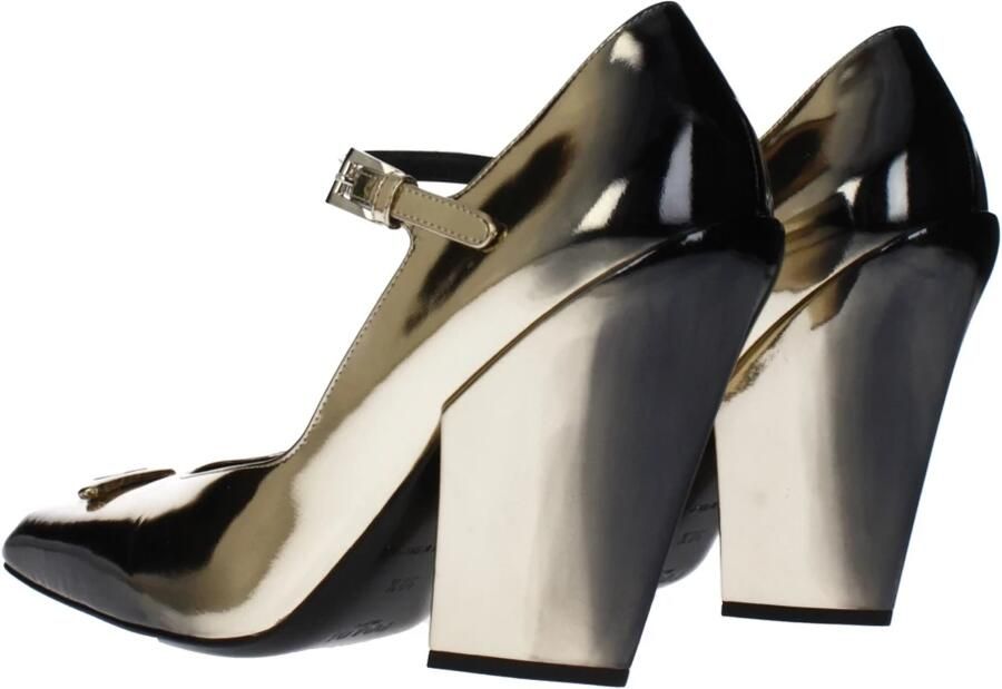 Prada Leren pumps met hoge hak