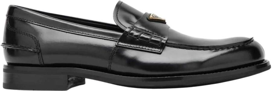 Prada Loafers met driehoekige plaat