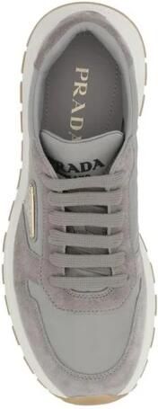 Prada Moderne Suède Sneakers met Gestructureerde Zool Gray Heren - Foto 2