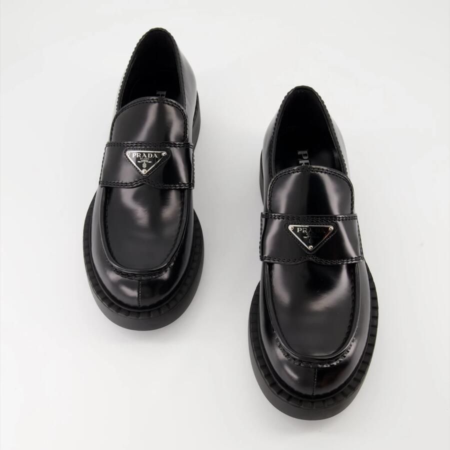 Prada Brushed Leather Loafers - Foto 2