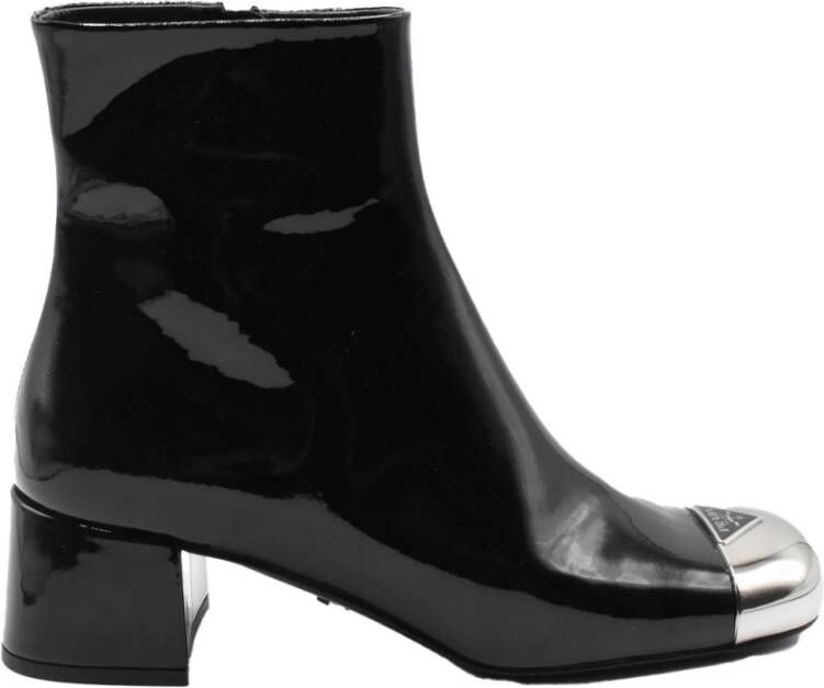 Prada Stijlvolle Booties voor Trendy Vrouwen