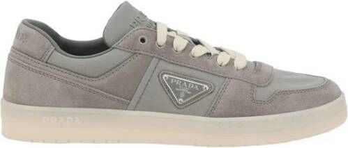 Prada Suède Veterschoenen met Driehoekige Details