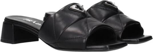 Prada Zwarte leren platte sandalen