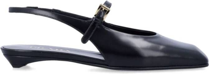 Prada Pointed Toe Flat Shoes With Slingback Strap in zwart