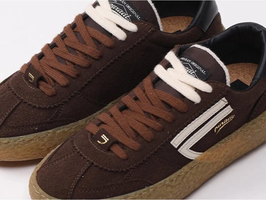 Puraai Bruine Suède Sneakers met Crèmekleurige Details