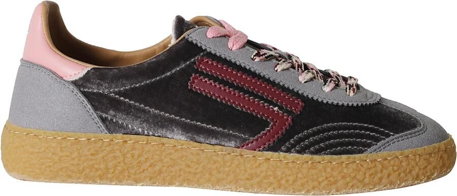 Puraai Sneakers