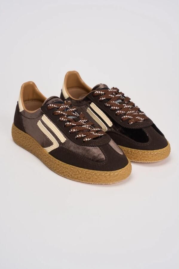 Puraai Velvet Sneaker
