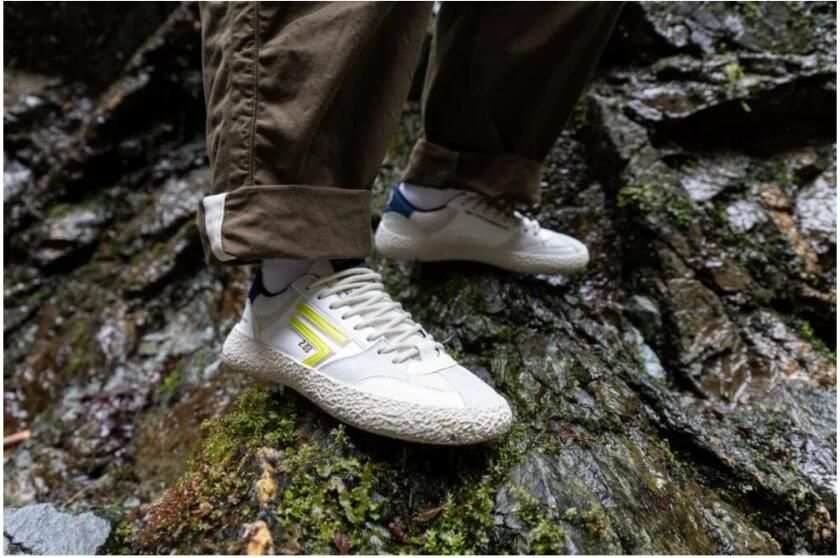 Puraai Vintage Stijl Witte Vegan Sneakers met Lime Groen Logo