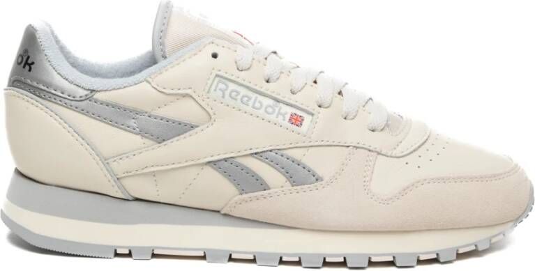 Reebok Roomwitte Veterschoenen Suède Details Beige