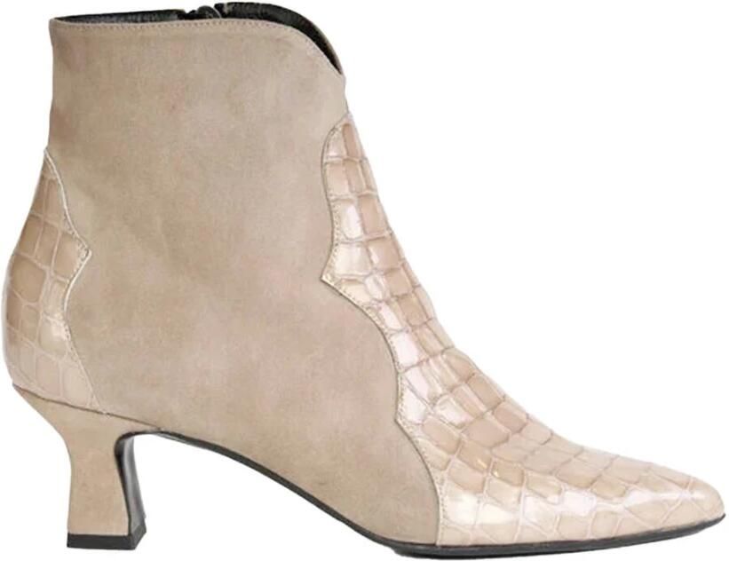 Roberto d'Angelo Tilly Laars met Hak