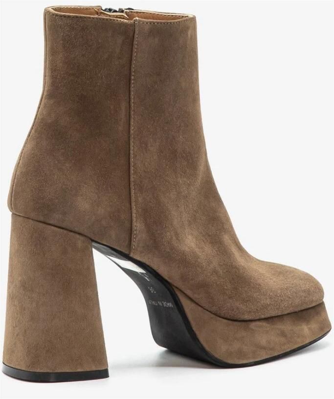 Roberto Festa Nossa Enkelboot