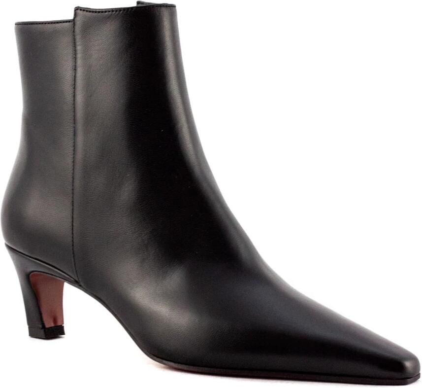 Roberto Festa Zwarte leren enkellaars met puntige neus