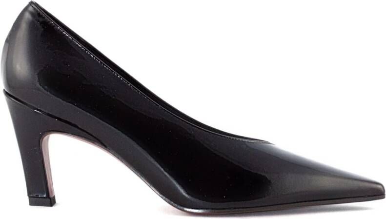 Roberto Festa Zwarte Lakleren Pumps met Puntige Neus