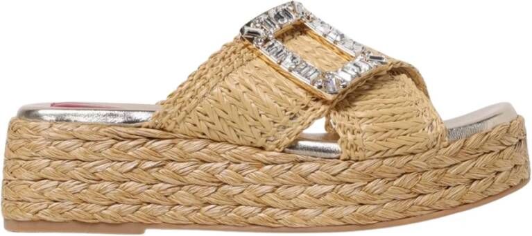 Roger Vivier Crème Straw Platform Sandalen