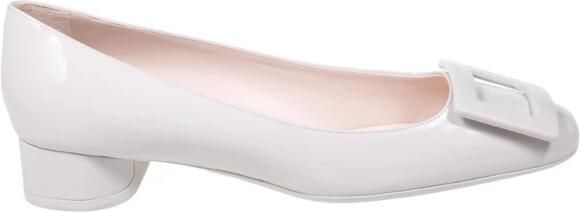 Roger Vivier Roundy Lacquered Decollette 25