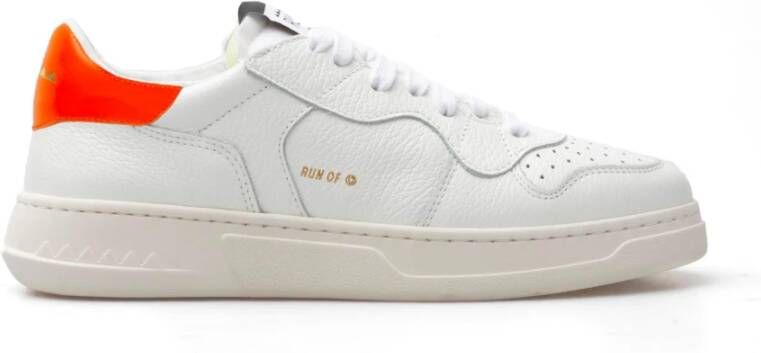 RUN OF Klassieke witte leren sneakers met oranje inzetstukken White Dames