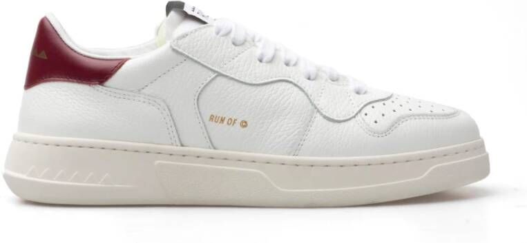 RUN OF Witte leren sneakers met wijnrode details