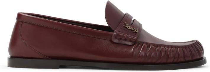 Saint Laurent Bordeauxrode Leren Loafers met Goudkleurig Logo