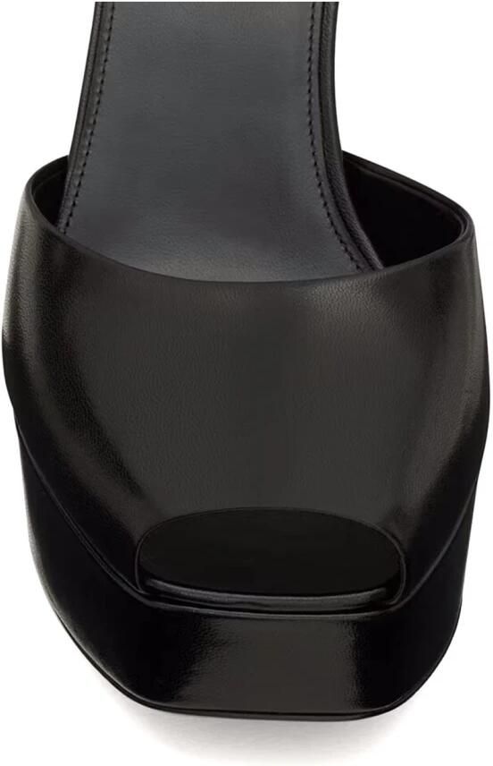 Saint Laurent Stijlvolle Sandalen voor Zomeroutfits