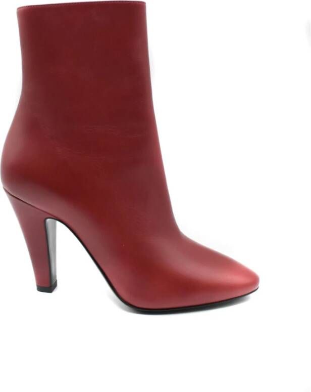 Saint Laurent Stijlvolle Booties voor Trendy Outfits