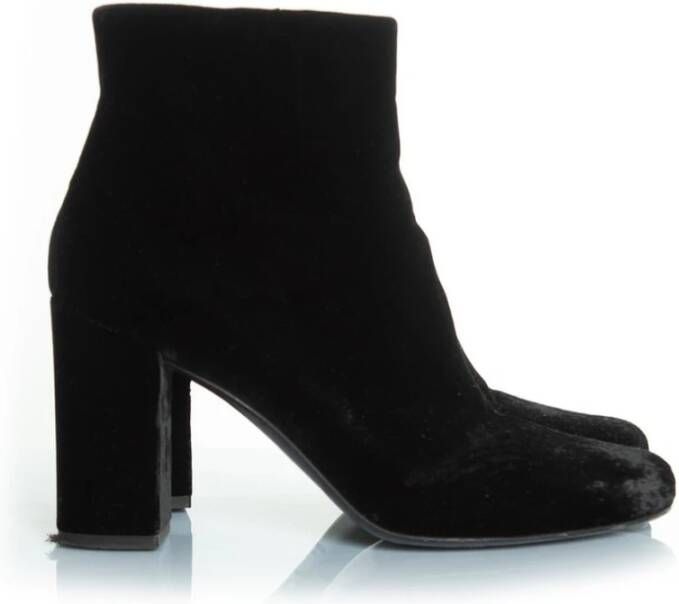 Saint Laurent Vintage Tweedehands fluwelen enkellaarsjes