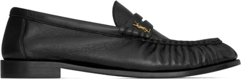 Saint Laurent Zwarte leren loafers met Cassandre-logo Black Dames