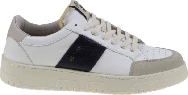 Saint Sneakers Witte Leren Sneakers met Geperforeerde Neus White Heren